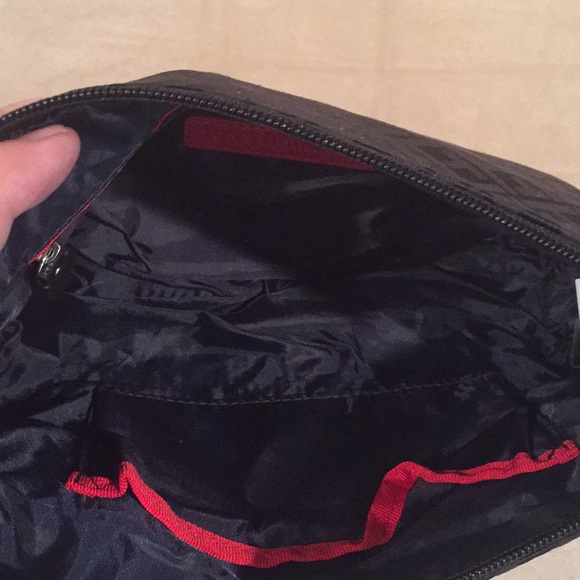 Tommy Hilfiger Handbag - Picture 5 of 5